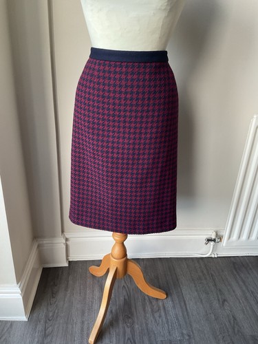 Hobbs burgundy dog - burgundy, check